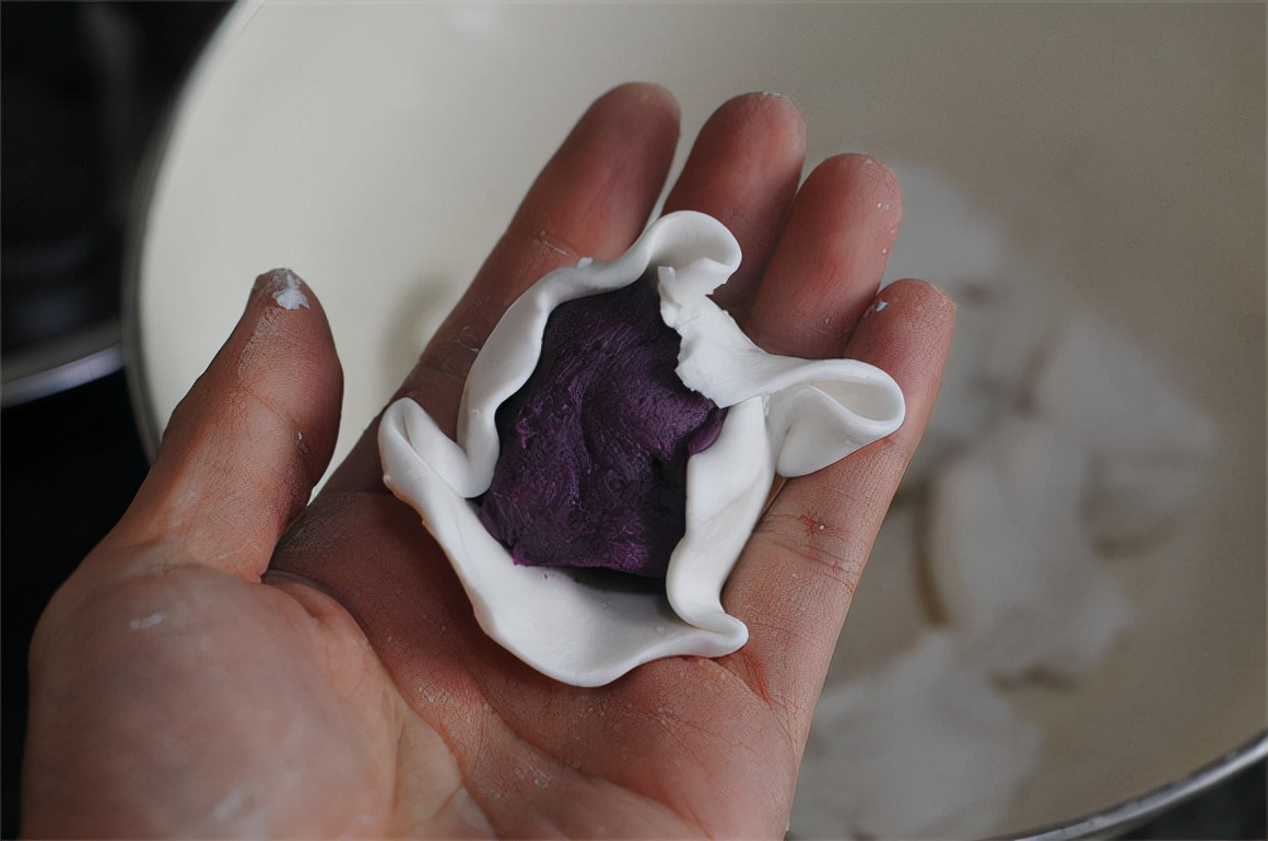 冬天吃红薯不如糕，1买就是10斤，不煮也不烤，一口一个超解馋