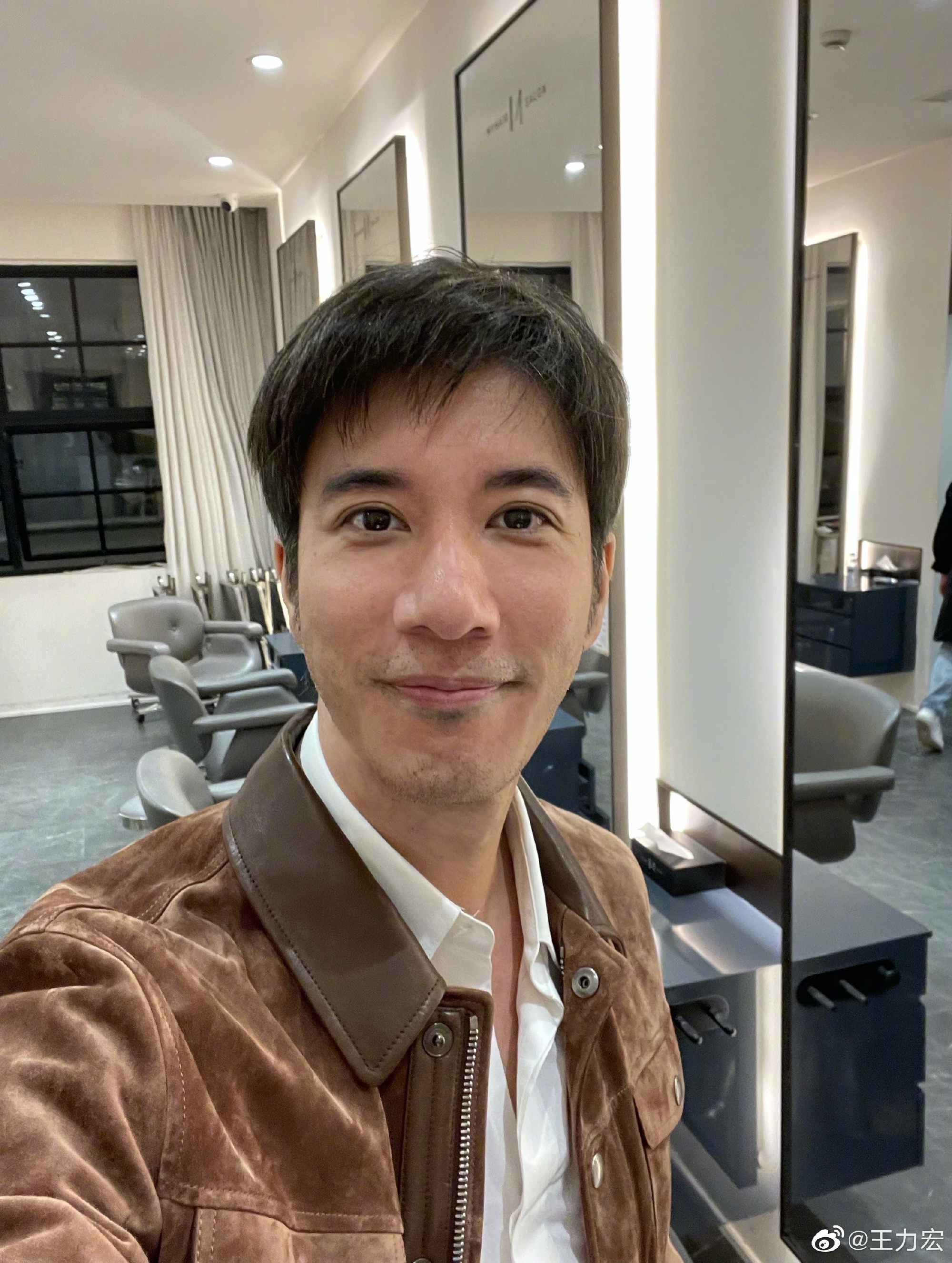 By2工作室喊话李靓蕾，让她配合警方调查造谣一事，女方暂未回应