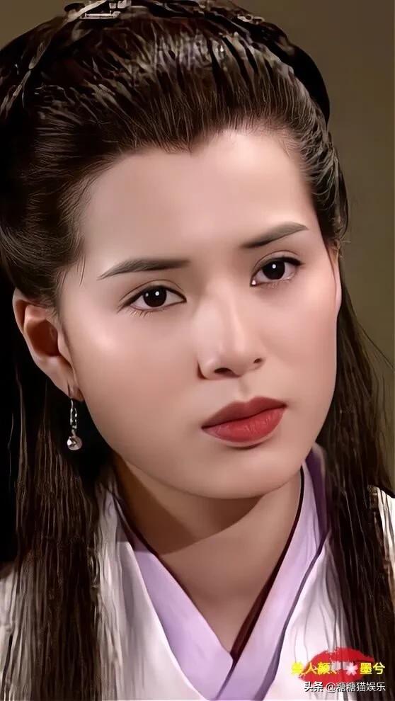 当李若彤遇到刘亦菲时，两大女神，谁的小龙女更美一筹？