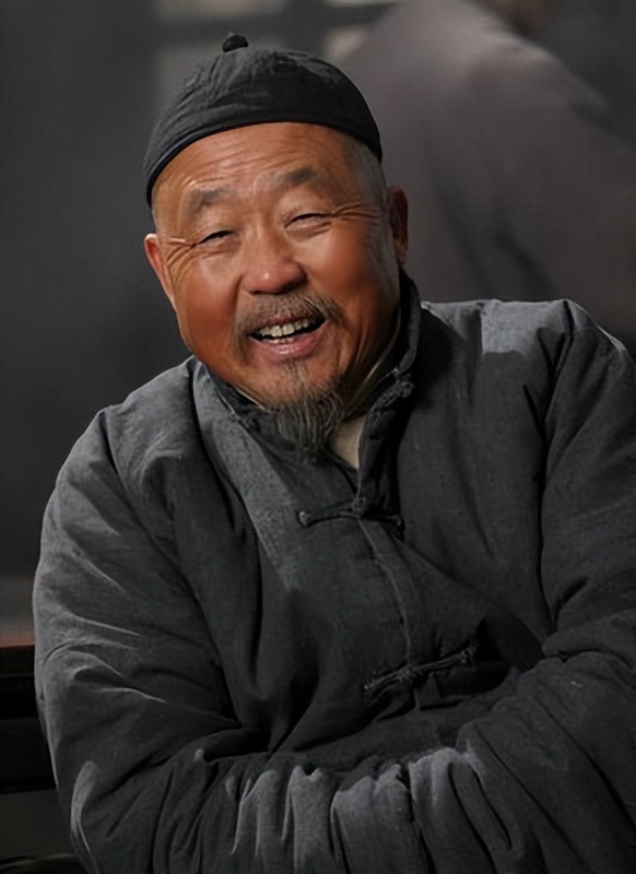 演了几十年配角的老戏骨，65岁才担任主角，如今73岁婚姻成谜