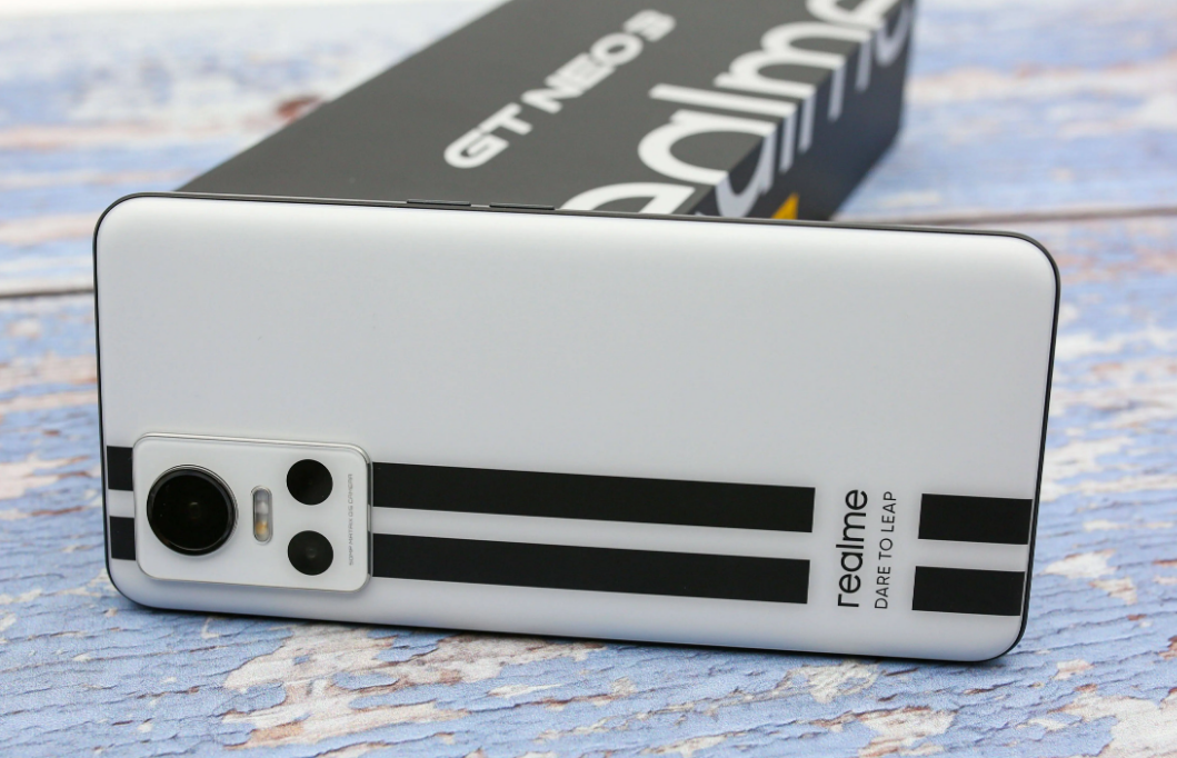 追求性能、屏幕、续航和拍照，这4款手机能满足！价格最低2289元