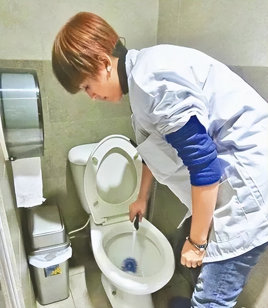 红得快、凉得也快，这五位“风光不再”的女星真是太可惜了