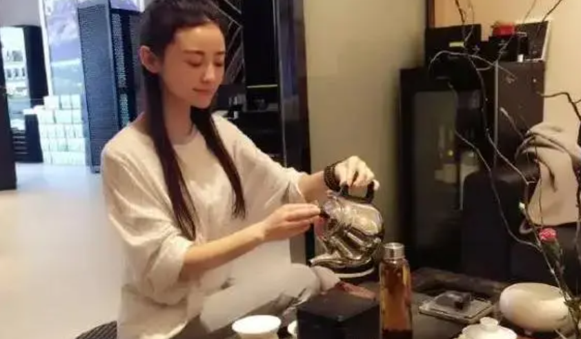 26岁离开人世，被家人“吸血”一辈子的徐婷，到底经历了什么？