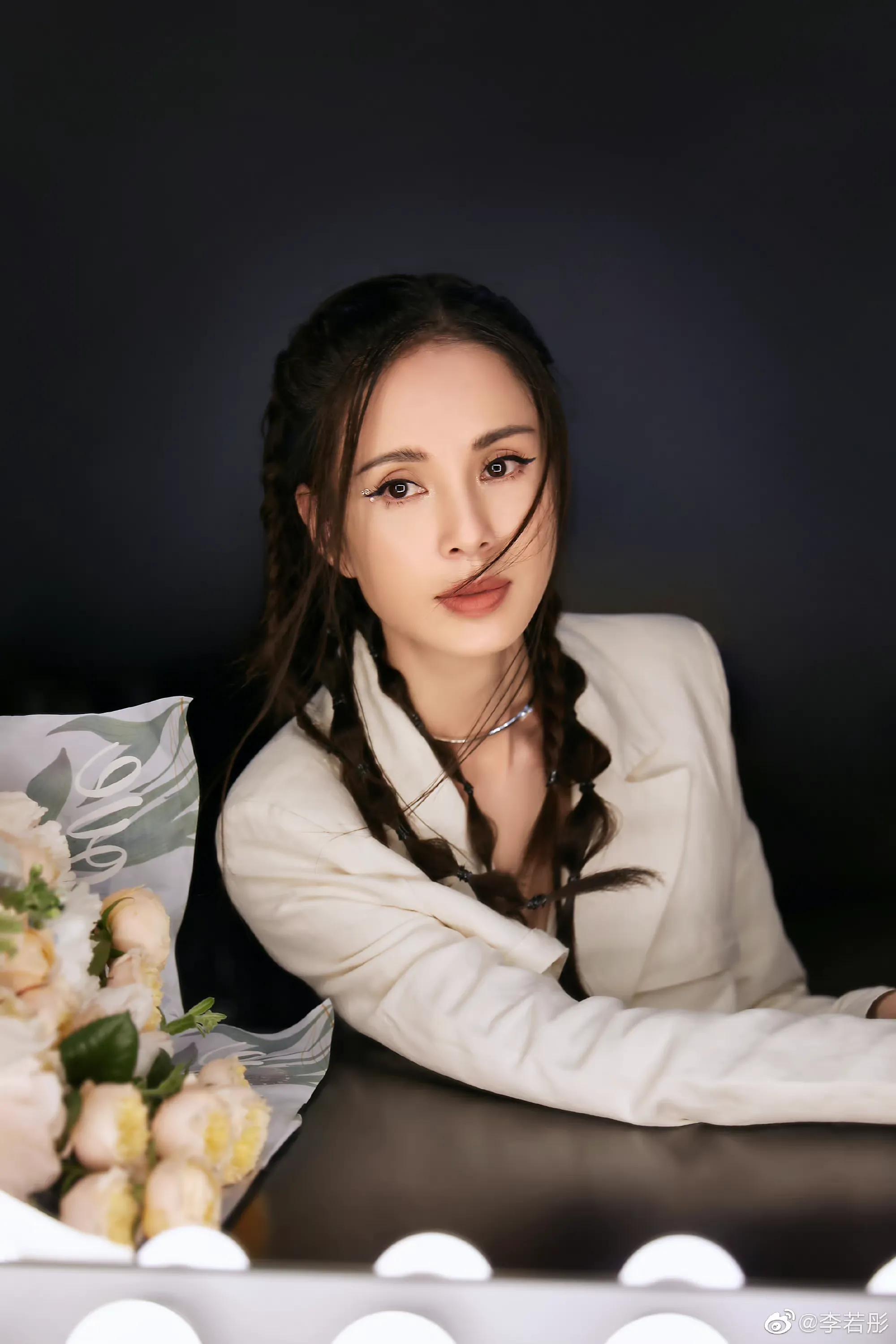 多位明星“眼窝深”显老，陈德容有衰老痕迹，看到吴刚不想说话了