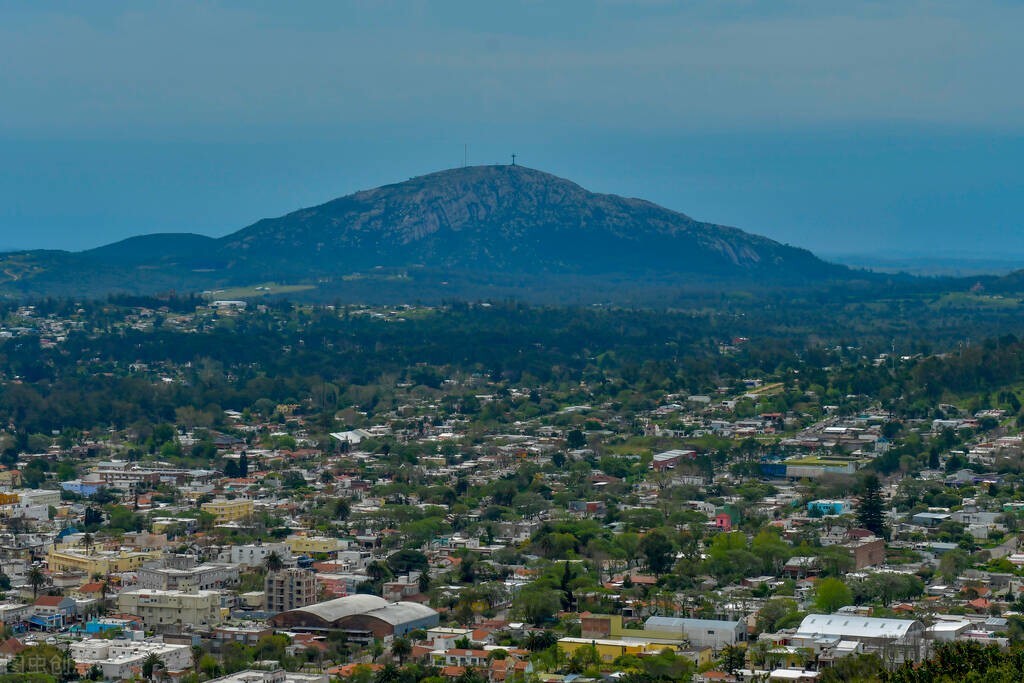 假如：你发现亲戚老婆与男邻居有爱昧关系，你又该如何处理