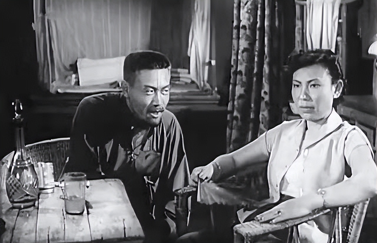 看过他的电影？眼神中有一股“匪气”，演反面成经典