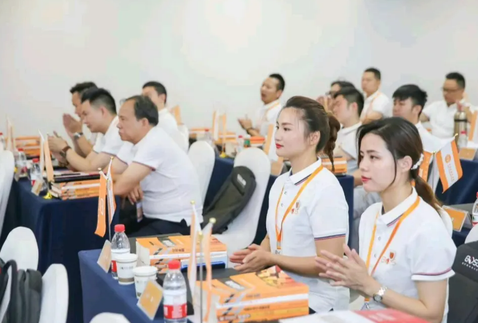 文科“四大天坑”专业，乍看高大上，毕业才发现就业难、考研更难