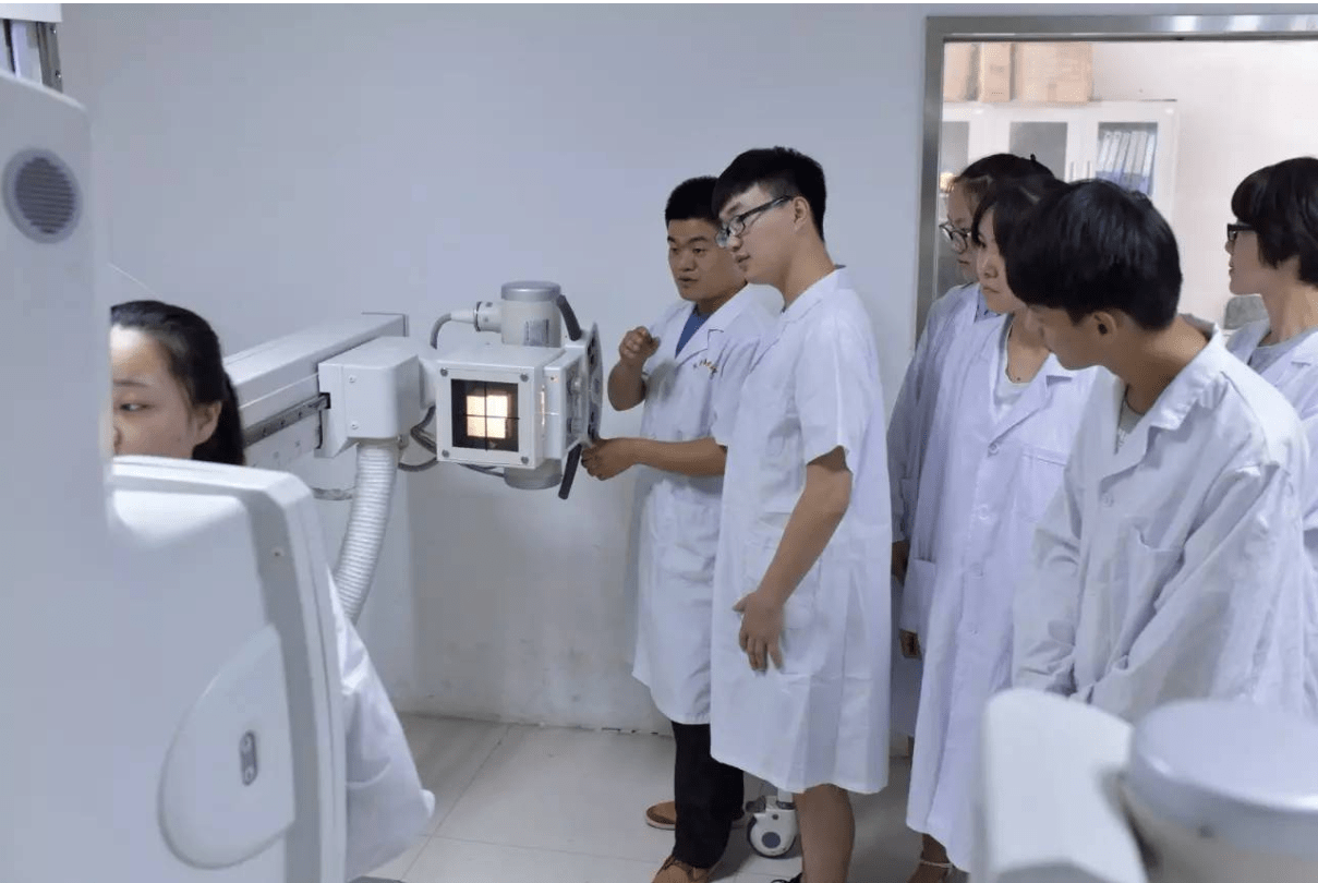 别轻易学医！医学专业，为什么也算“天坑”专业？