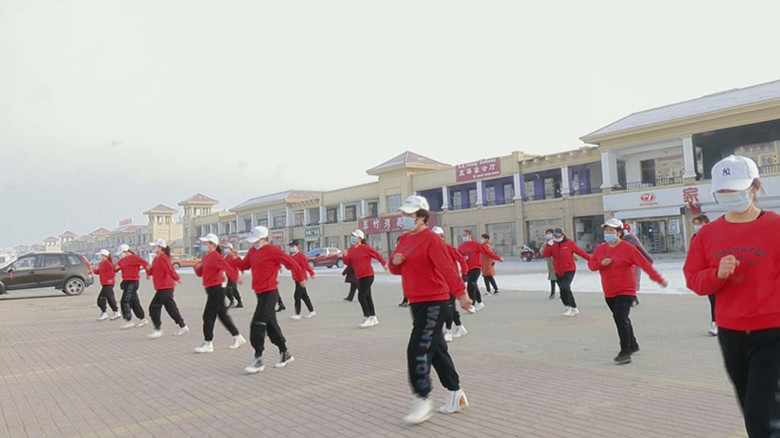 新疆兵团四师：六十四团掀起全民健身热潮