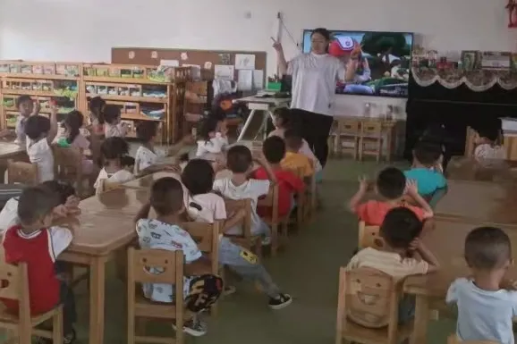 宁阳县文庙中心幼儿园小四班教师宁鑫:用心守护 用爱陪伴