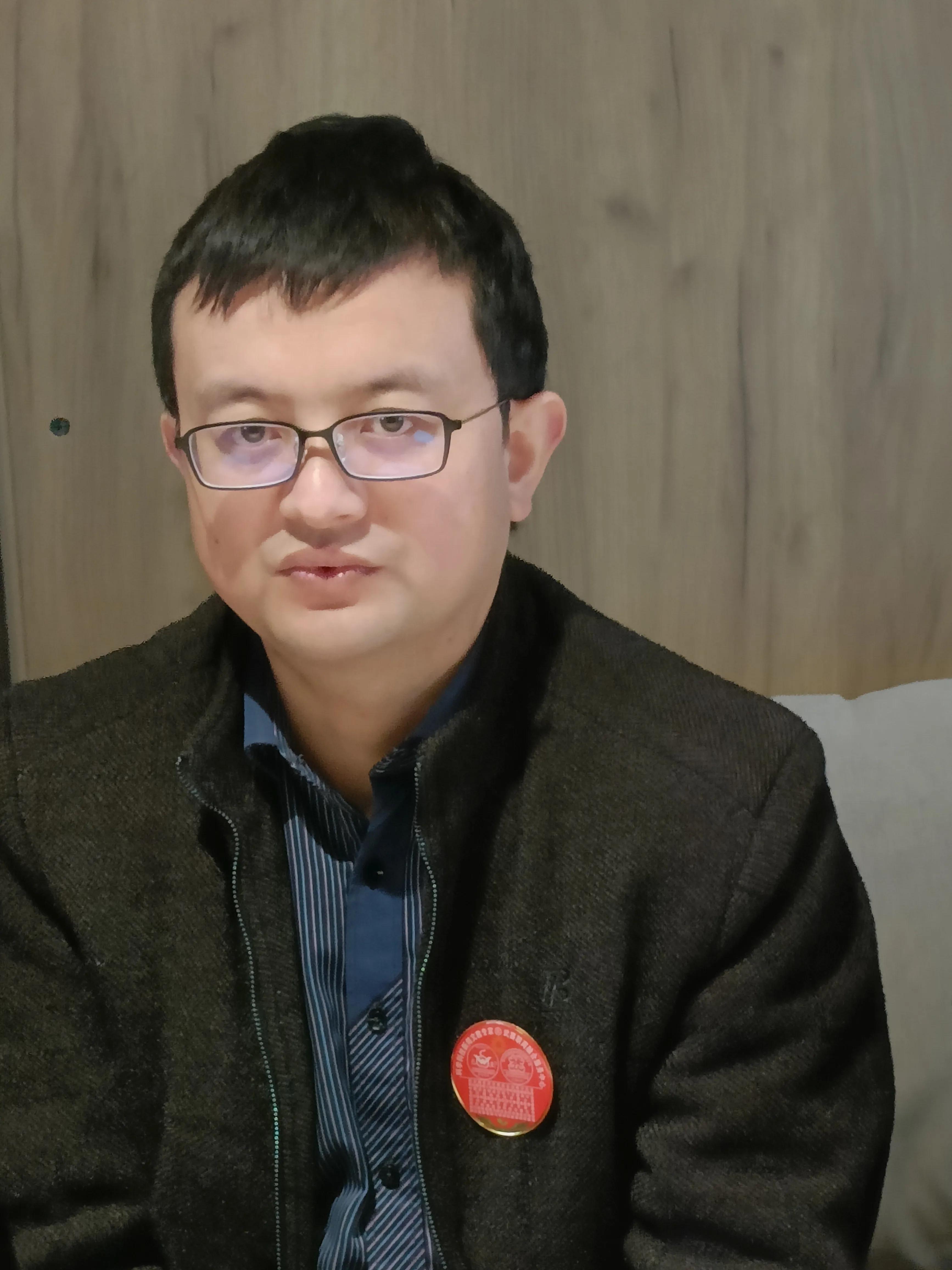 团拜会中的喜讯: