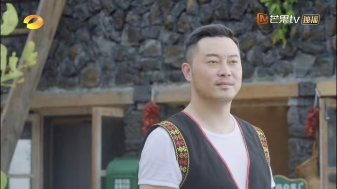 《向往的生活》暴露真相：何炅、黄磊都在敷衍，笑点全靠飞行嘉宾