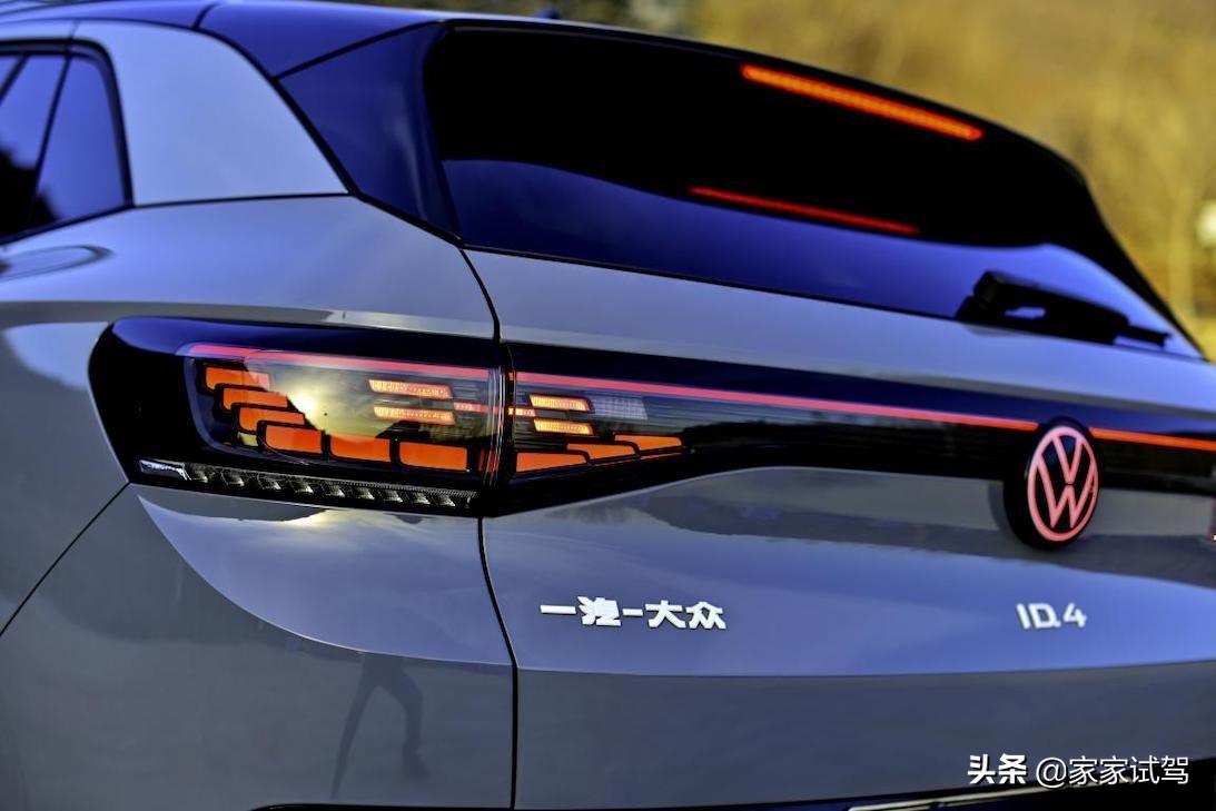 触电内卷必须挑三捡四？一汽-大众ID.4 CROZZ趣味挑战Model 3