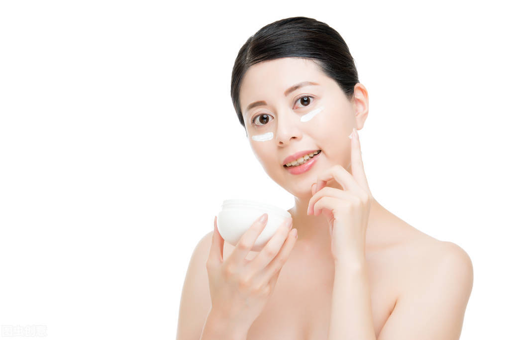 眼霜、眼膜的正确使用方式，要记住，使用不当会伤皮肤的