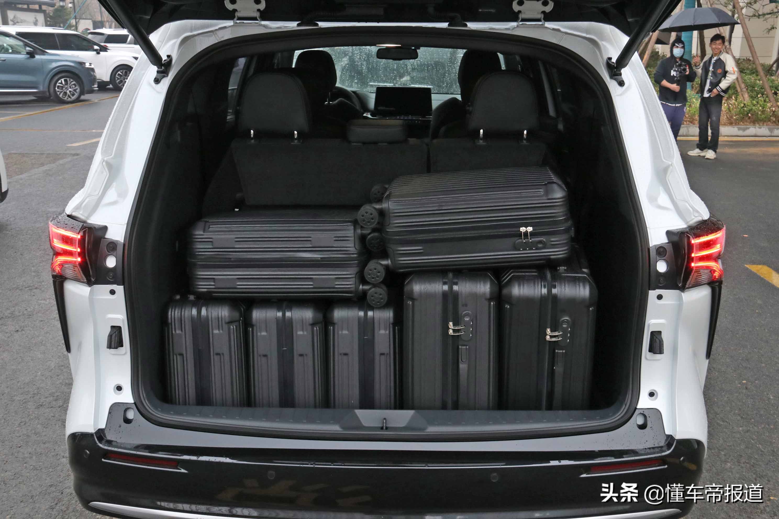 对比｜舒适家用选谁好？奶爸看过来！起亚嘉华VS广汽丰田塞纳