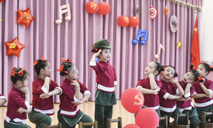 选择公立幼儿园还是私立幼儿园？上小学后差距凸显，差的不是一点