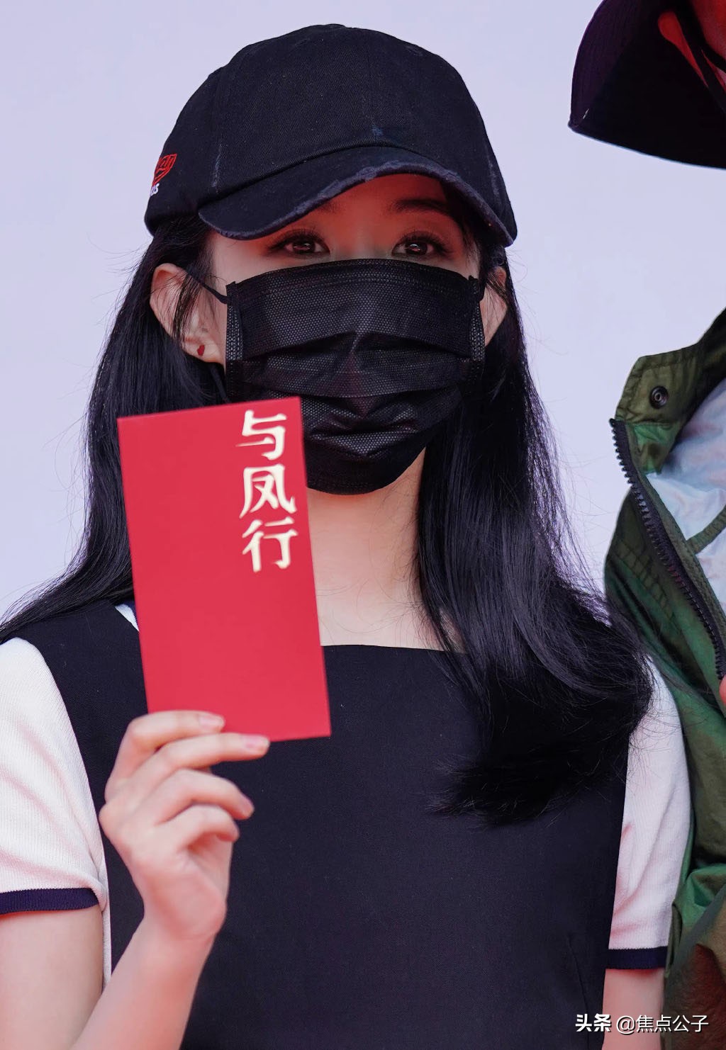 反复摆烂？《与凤行》定妆照曝光，林更新很憔悴，赵丽颖路透好看