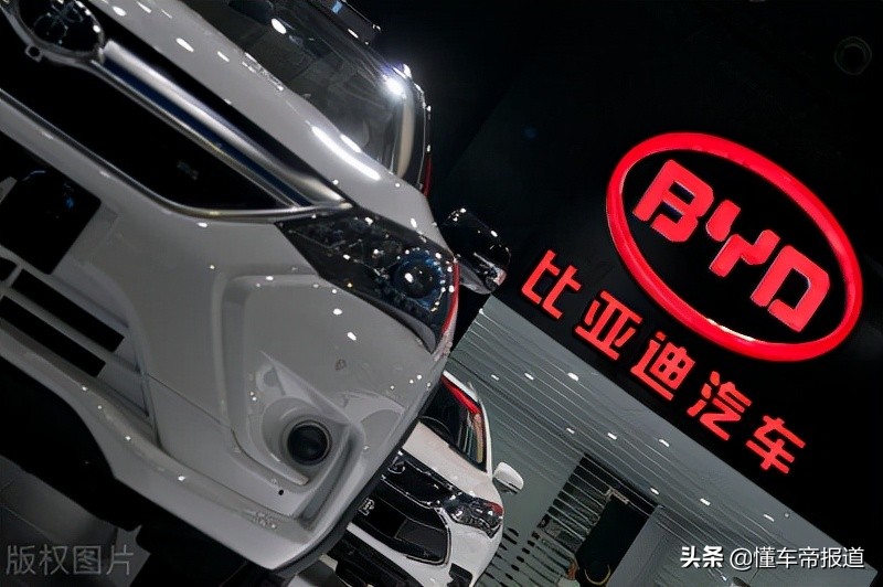 特写｜2022年补贴再降30%，买新能源汽车还划算吗？