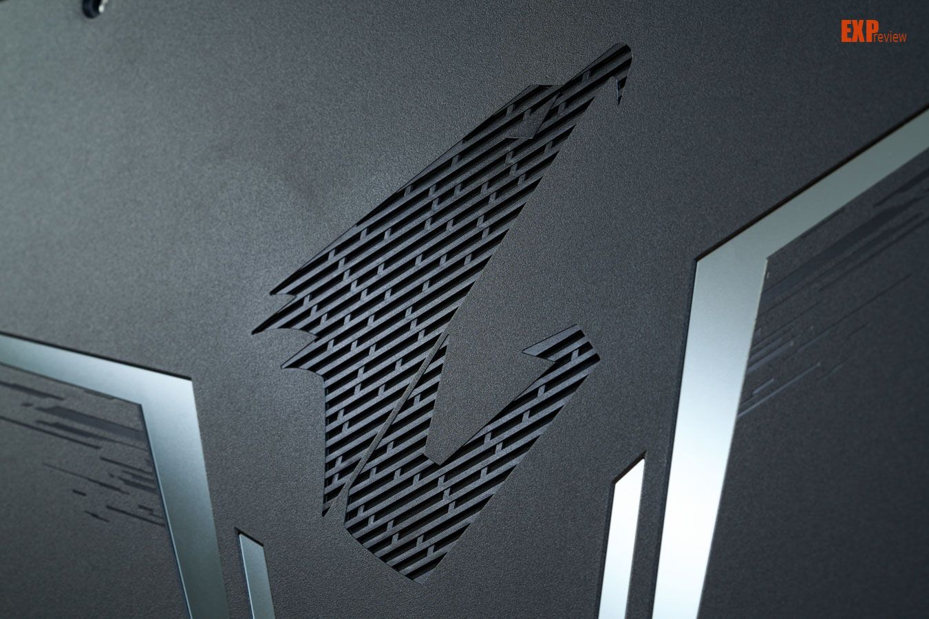 ?技嘉AORUS FO48U顯示器評測：無須多言的OLED利器