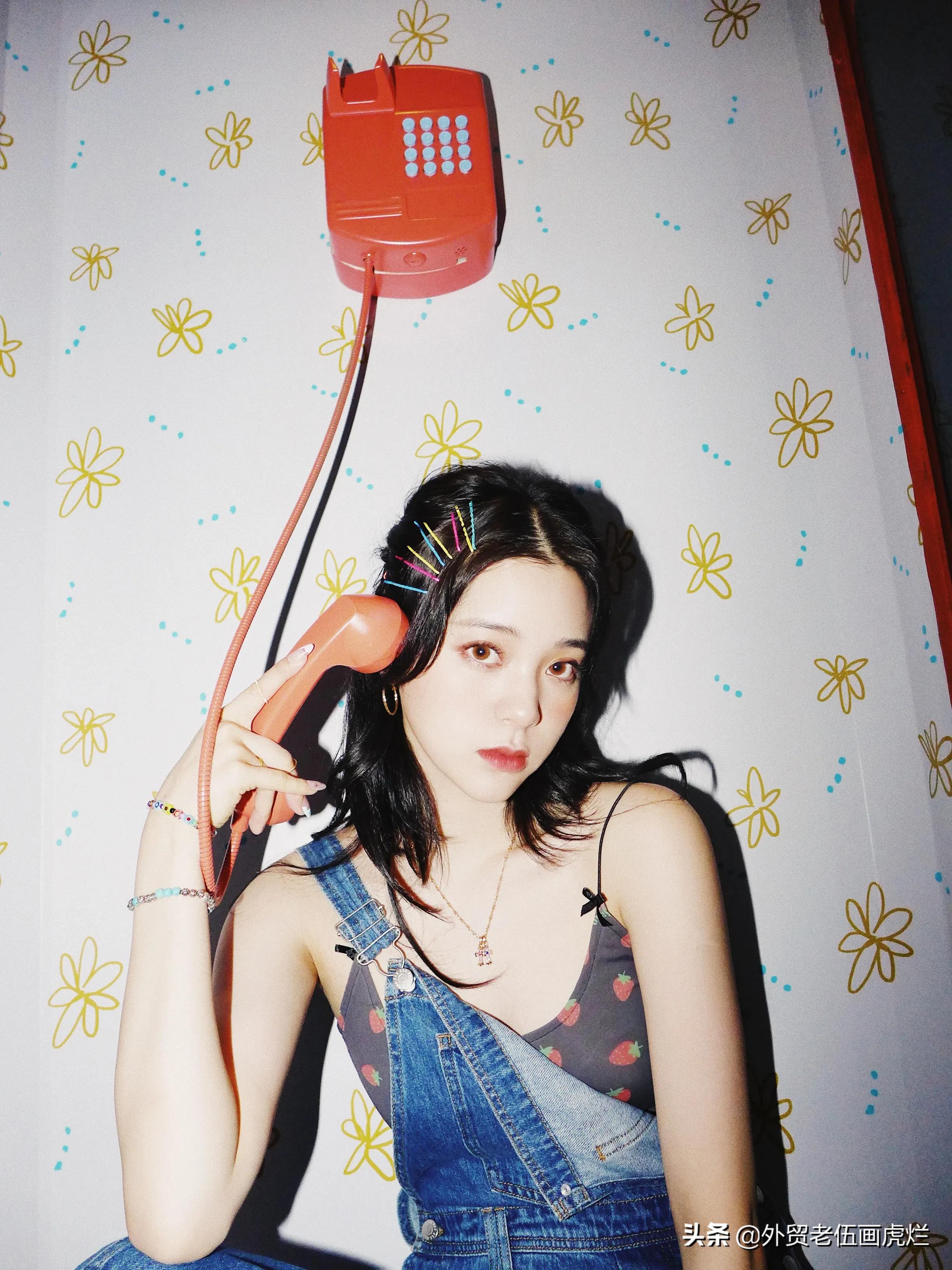 欧阳娜娜，四小花旦，虽然没有什么代表作，但音乐素养不错