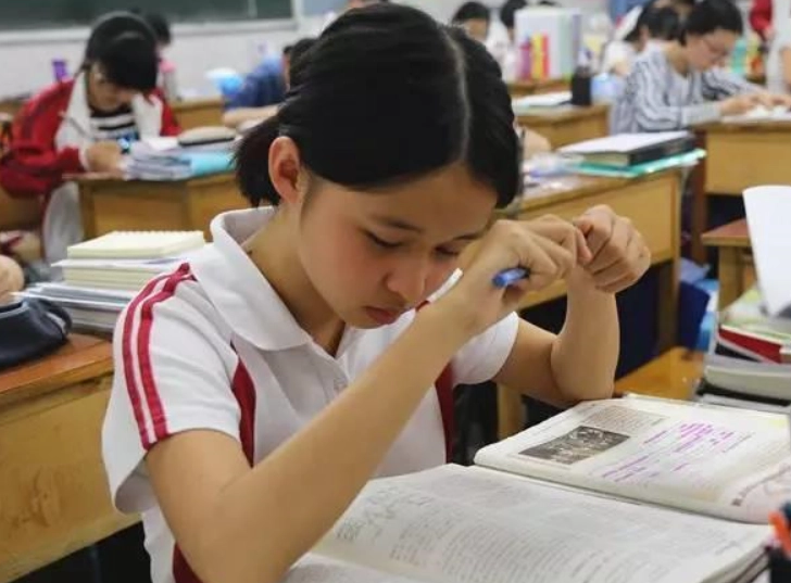 高考录取率已超过80%，为何普高学生还在感慨，考二本压力大？