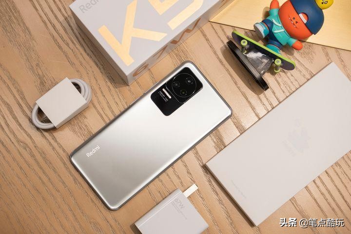 如果让你选择5件日常学习的必备数码产品，有哪些必选品？