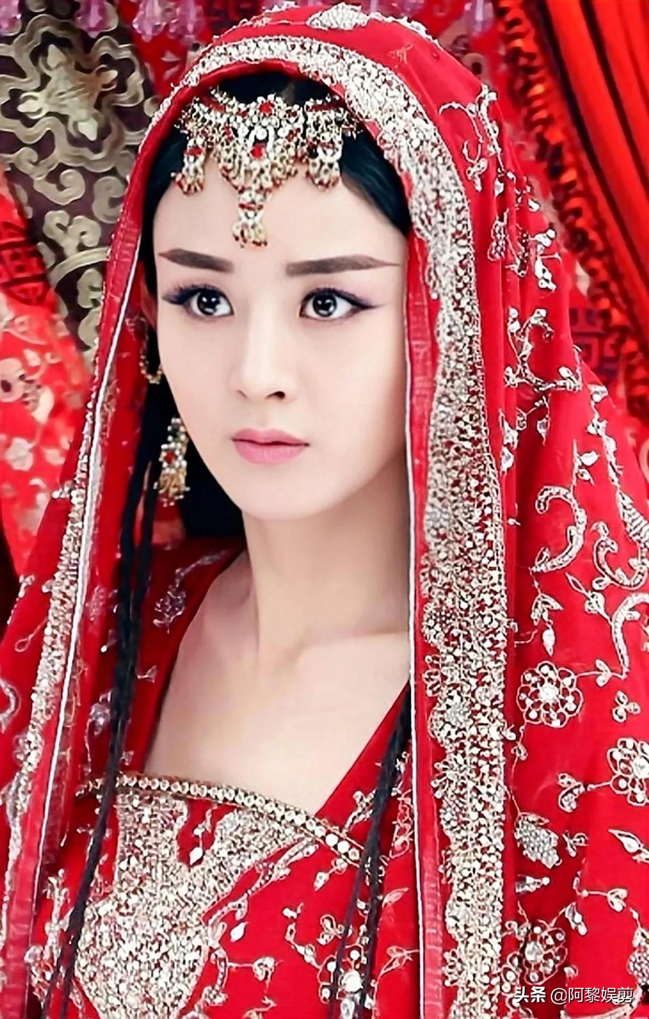 赵丽颖vs迪丽热巴新娘妆，谁更胜一筹？