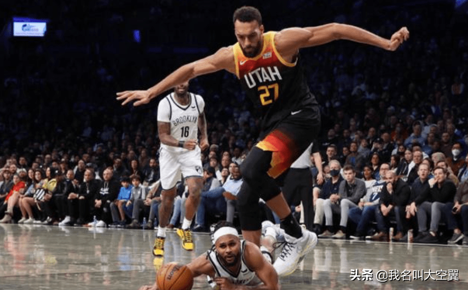 nba为什么打爵士(NBA常规赛爵士惜败篮网，放大10倍后看细节，原因清晰可见)