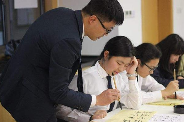 私立中小学转公提上日程，民办老师有3种出路，编制是关键问题