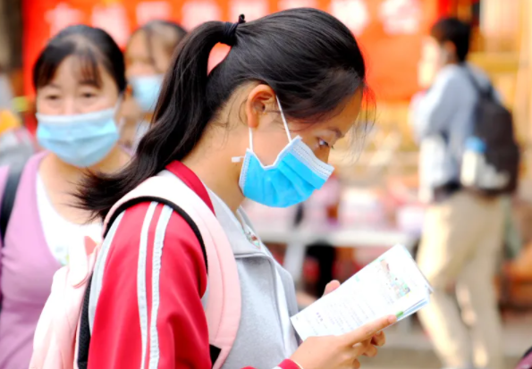 2022十大热度攀升专业新鲜出炉，理工科专业占多半，文科专业1个