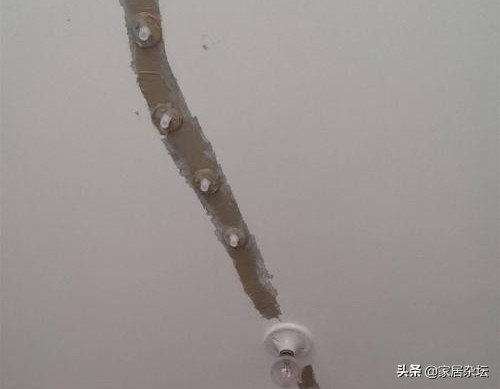 墙体有裂缝，别盲目修复，看看这4种情况对应处理会更好