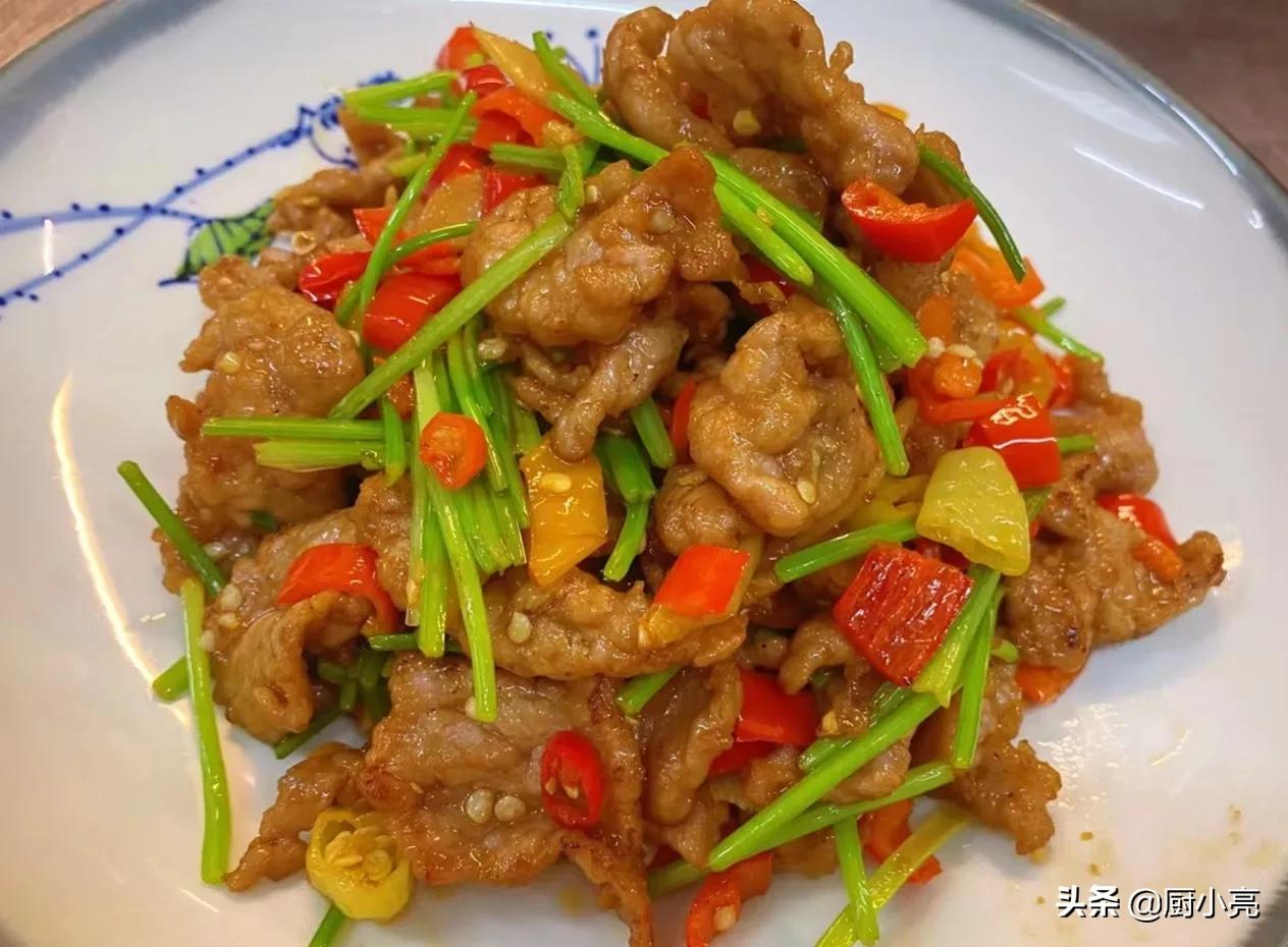 2022年夜饭16道硬菜来了，8凉8热，鸡鸭鱼肉样样齐全，好吃又有面