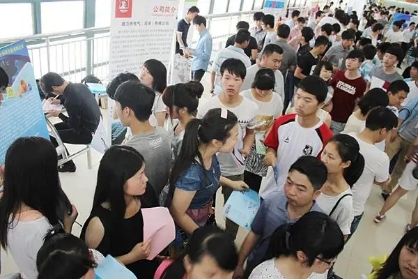 我国“供不应求”的5个专业，企业给30万年薪，还抢不到毕业生