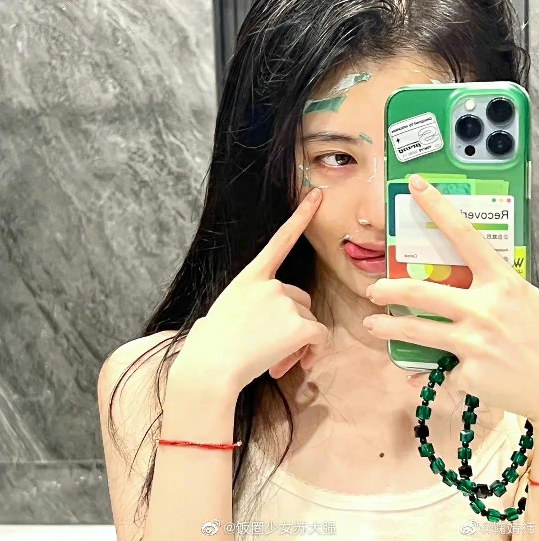 鞠婧祎小姐姐的拍照氛围感好绝啊