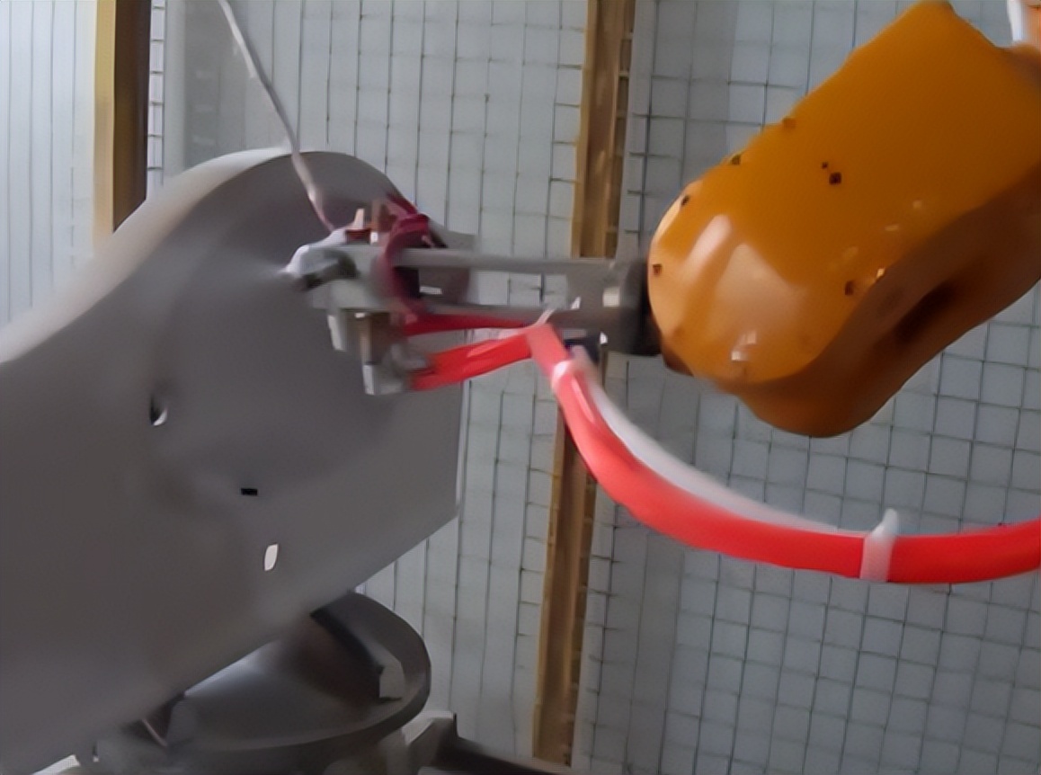 HIPHOENIX斯罗米克丨全过程日用陶瓷工程全球运营商之上釉设备篇