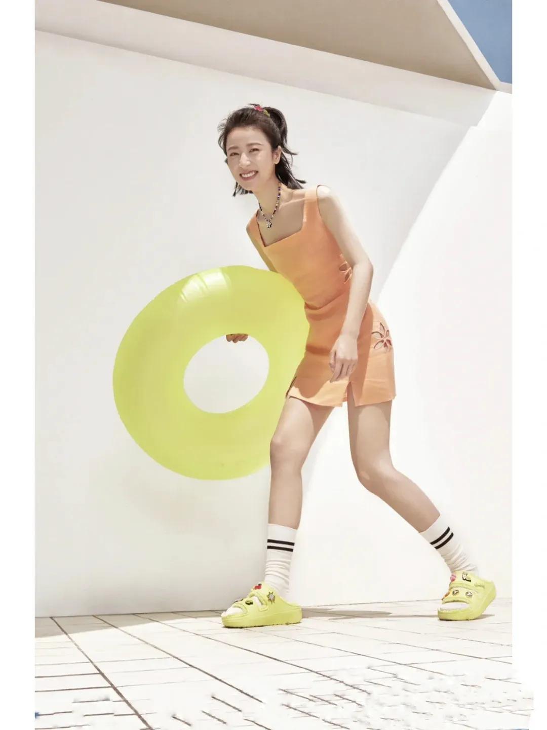 周雨彤穿搭来啦