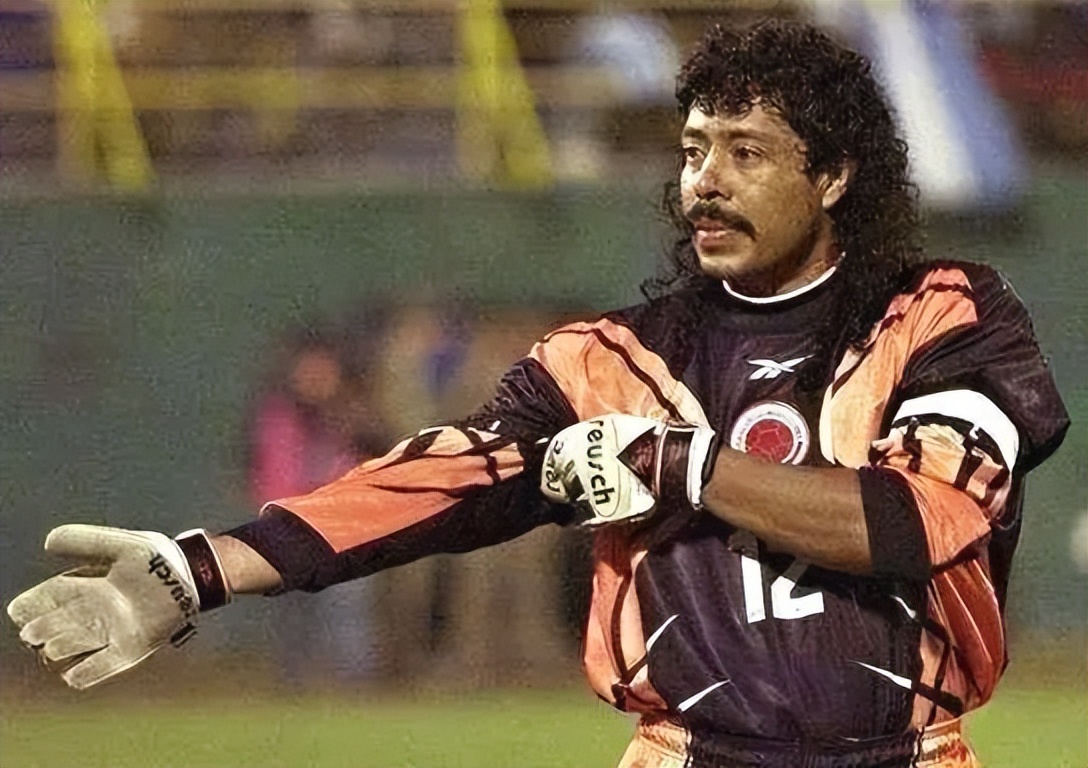 毒枭背景的蝎子摆尾守门员,疯子伊基塔