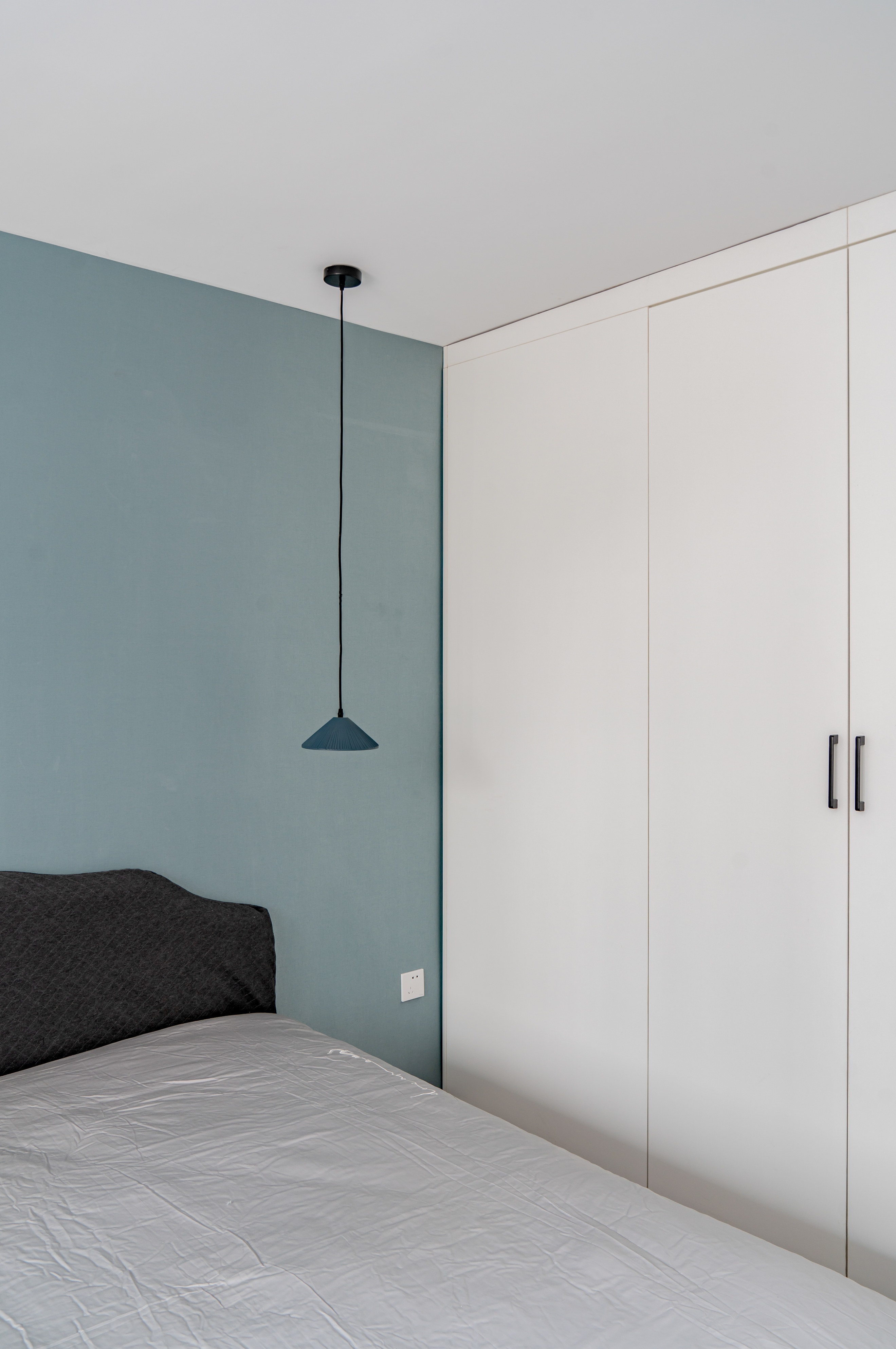 20年老房蜕变重生，为60+老夫妇打造黑白前卫家居