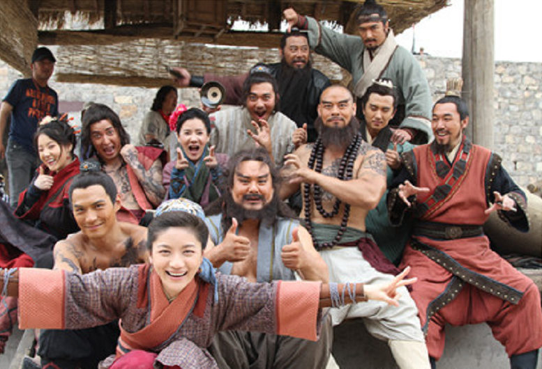 《传家》甩脸当家祖母的顾姨，不仅颜值高演技好，戏外人生更精彩