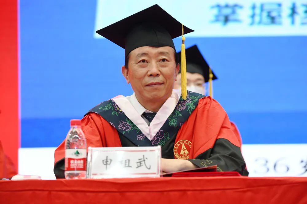 《孤勇者》寄语，“礼”送毕业生，2022届毕业典礼温情满满！