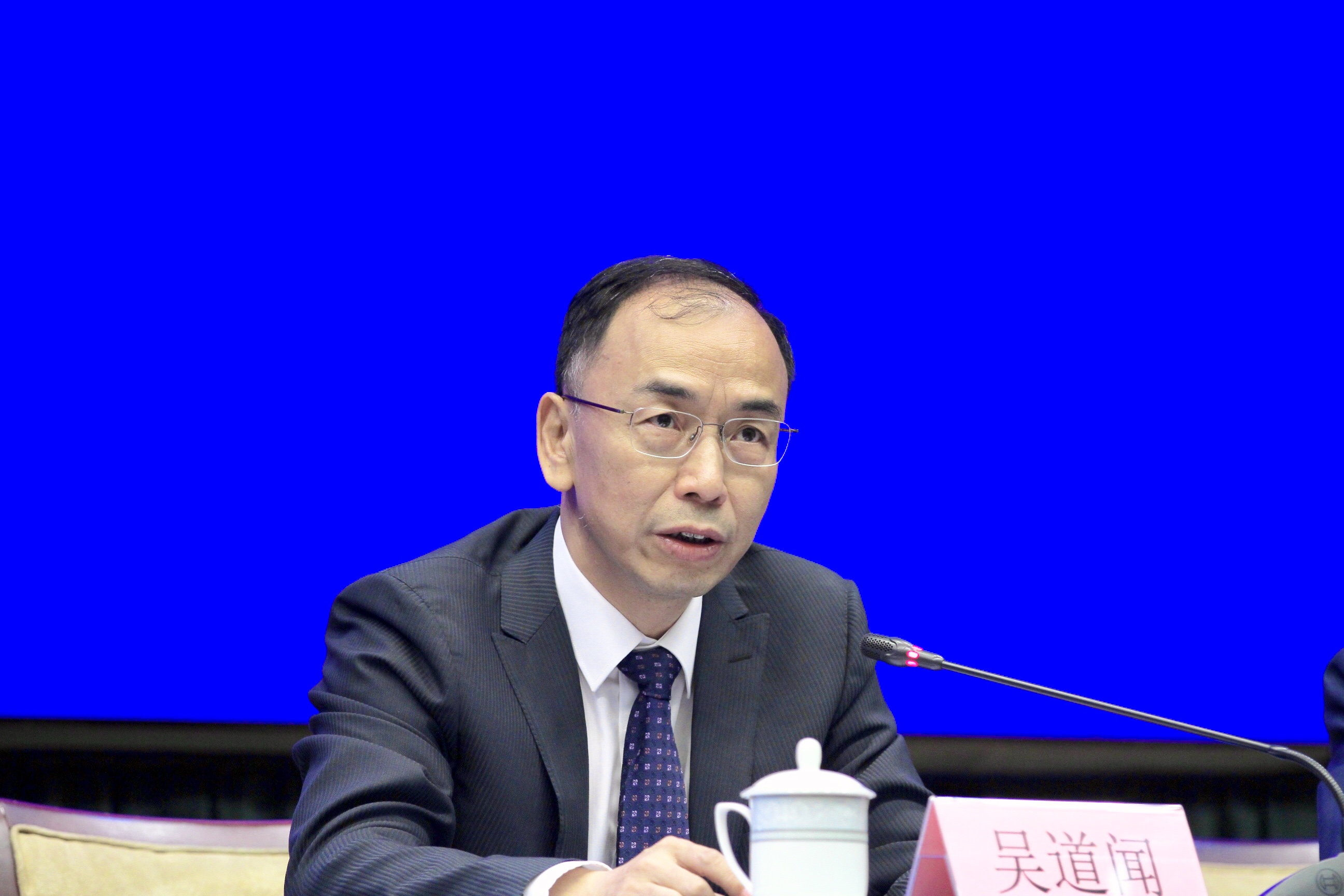 广东省能源局局长吴道闻：大力推动海上风电发展 推广新能源汽车