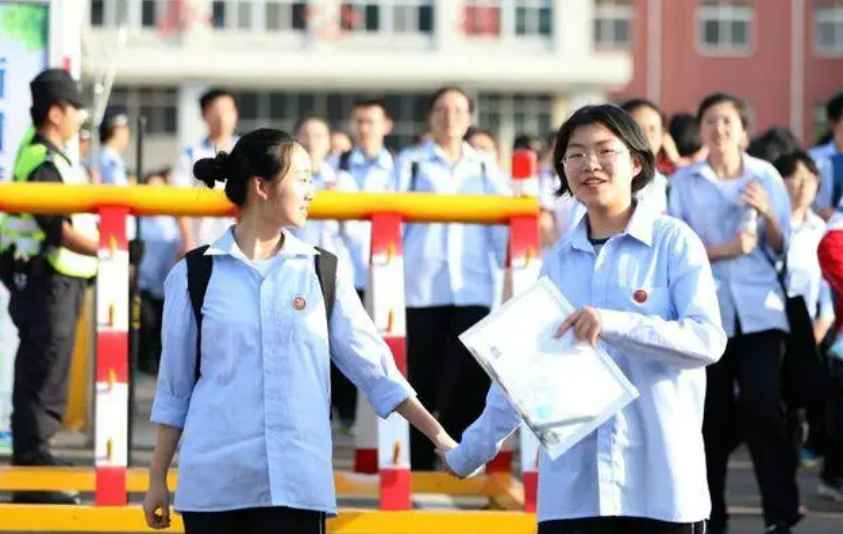 在中国考上“一本”意味着什么？家长感慨：高考真的可以改变人生