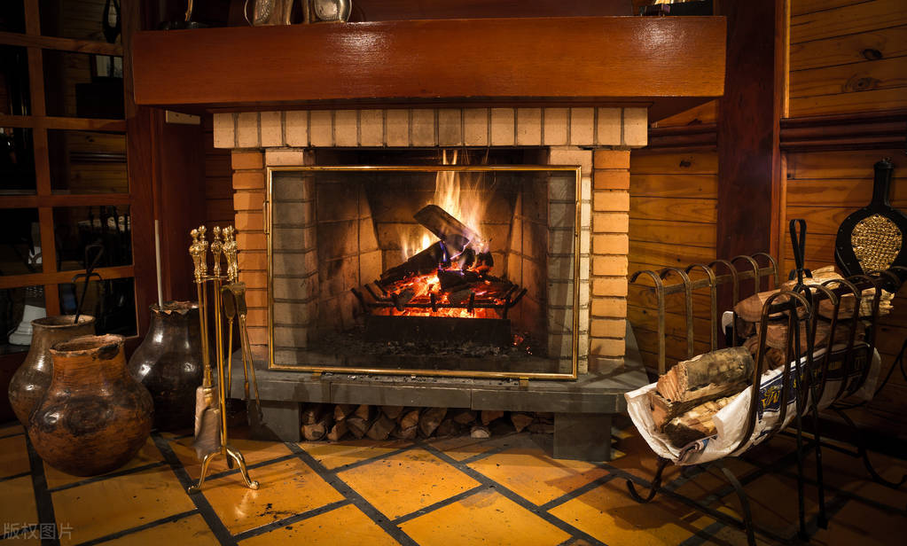 今年冬季好冷,农村普遍烤柴火炉子,城市有的烤壁炉,效果如何?