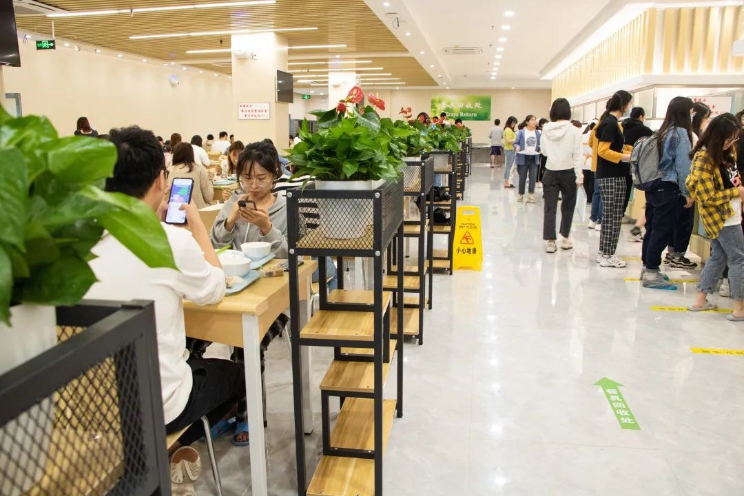 高考必胜！坐拥3个地铁站，食堂比男寝还多！2022，北师大等你赴约！