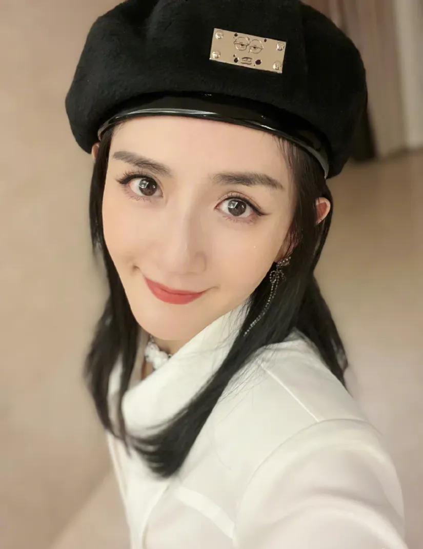 谢娜真的越来越御姐了！生完二胎后变得也成熟稳重了