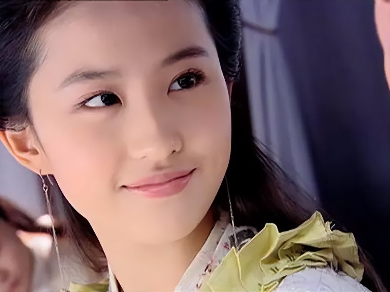 “呲牙咧嘴”别演回眸笑！有人回头一眼万年，有人我想给她按回去