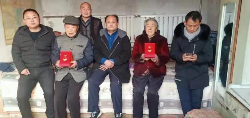 寒冬送温暖，走访耄耋共产党员