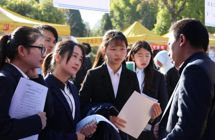 机关单位开始招“合同工”了，门槛不高还稳定，应往届生都有机会