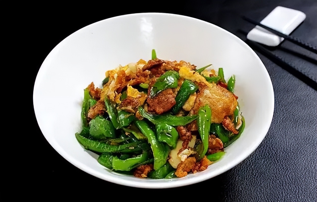 人老了才明白，人生的福祸，体现在饭碗里
