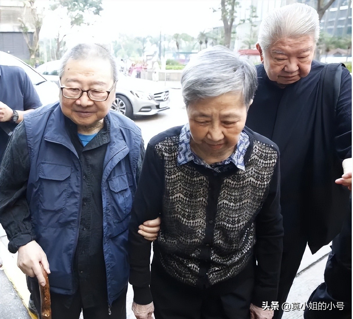 7月刚开始7天，就有12位名人离世，有人95岁中暑暴毙，最小才40岁